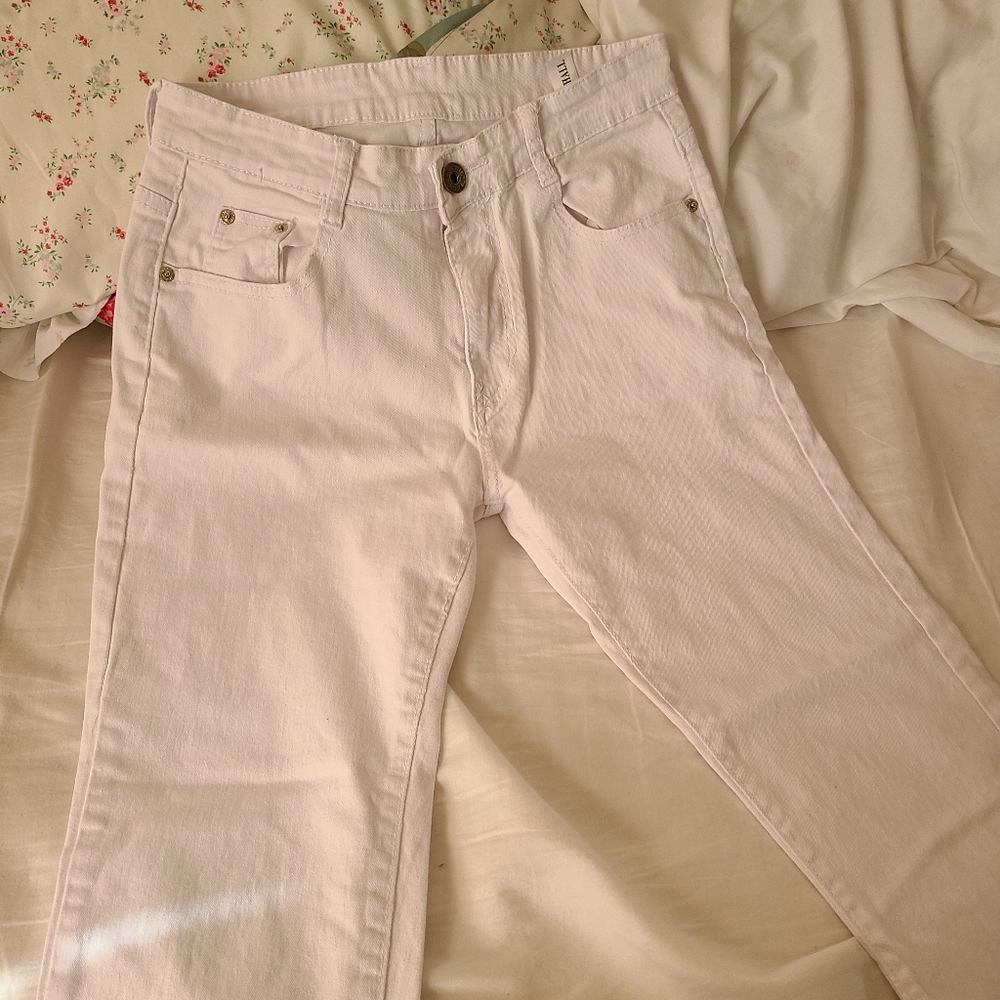 White freed Marshall jeans